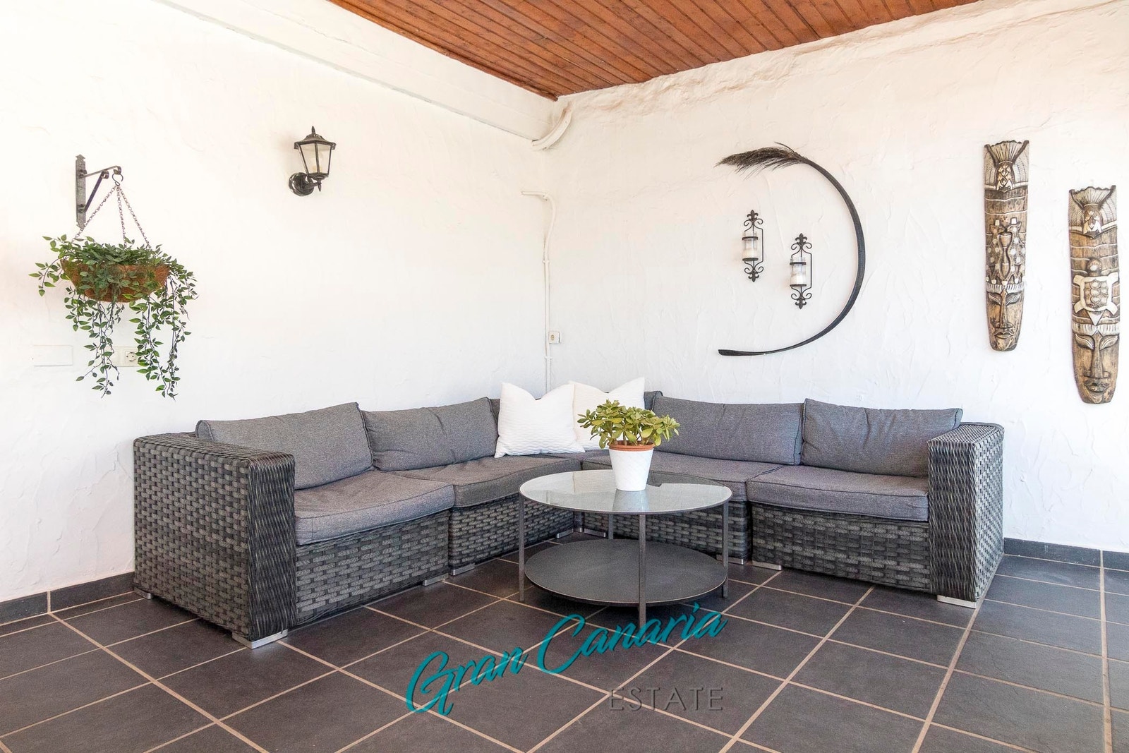 Sofagruppe på den dekkede terrassen Galleribilde