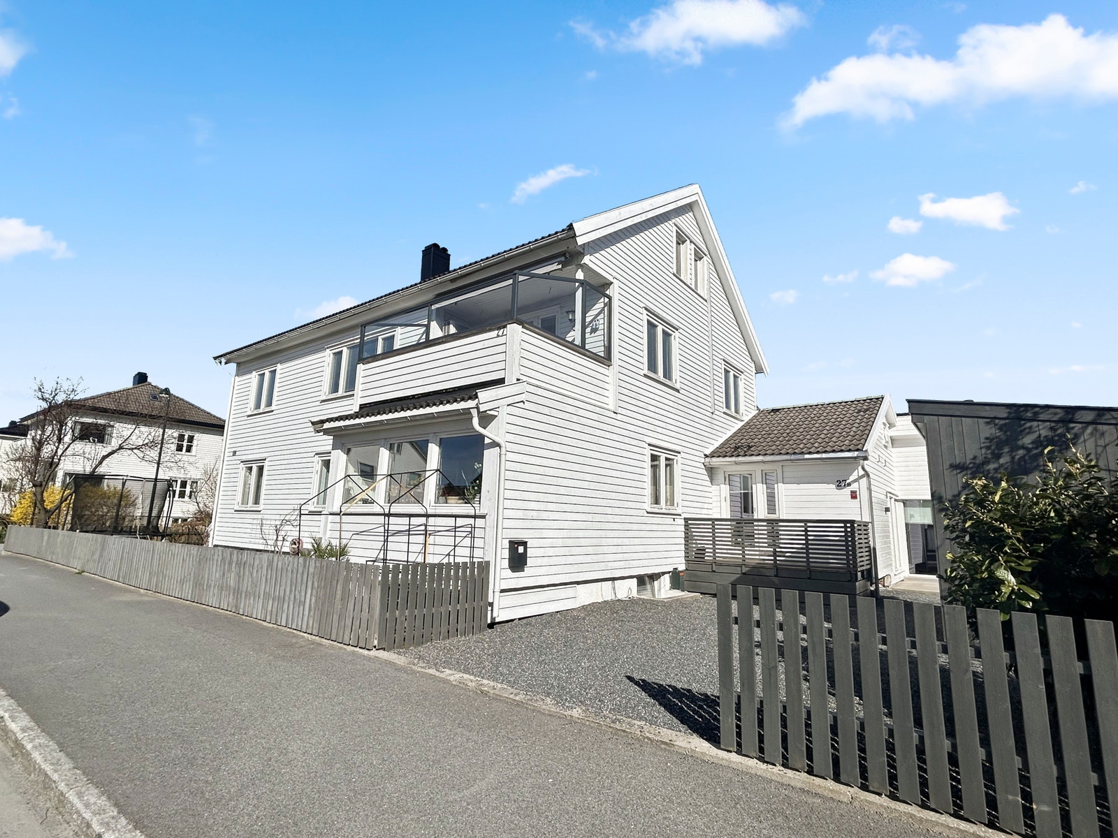 Utleiemegler Sør har gleden av å pressentere denne flotte leiligheten sentralt på Lund. Galleribilde