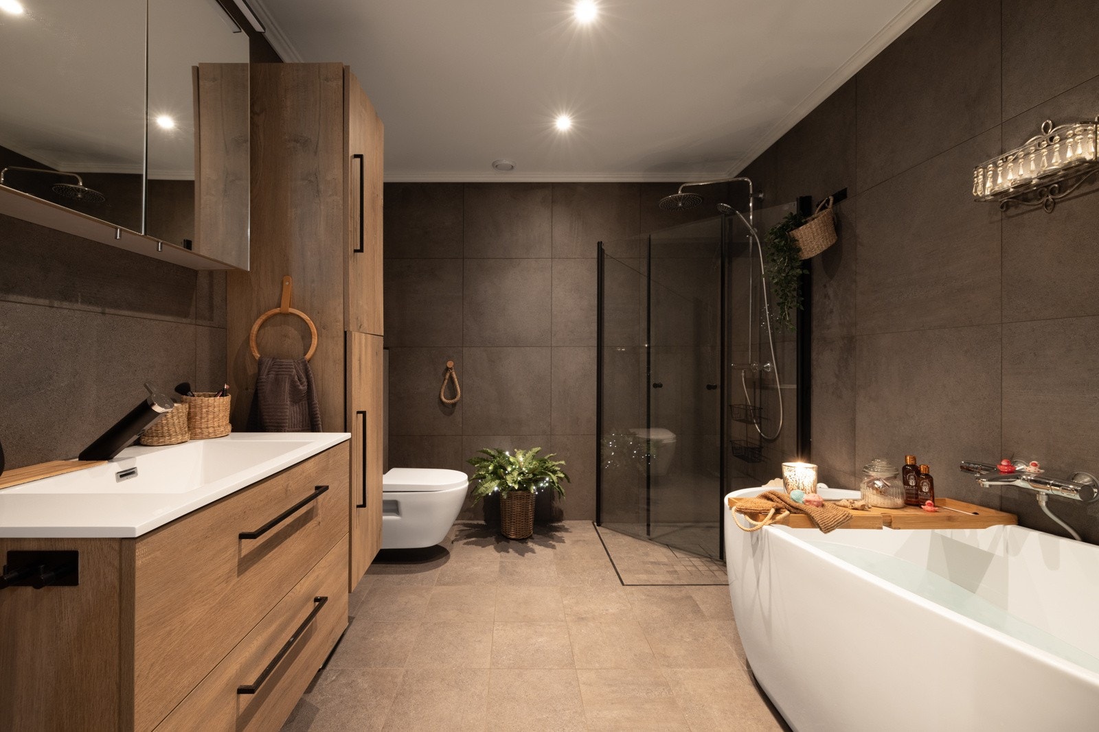 Stemningen inne i boligen er lun & hyggelig på kveldstid. Galleribilde