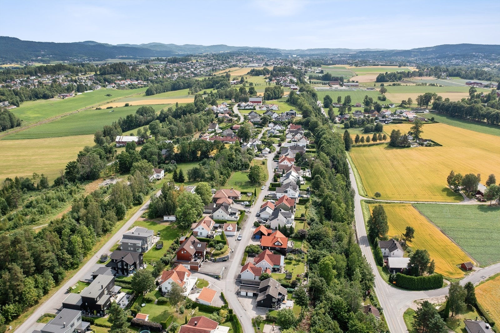 Huset ligger i et barnevennlig område like ved skolen. Galleribilde