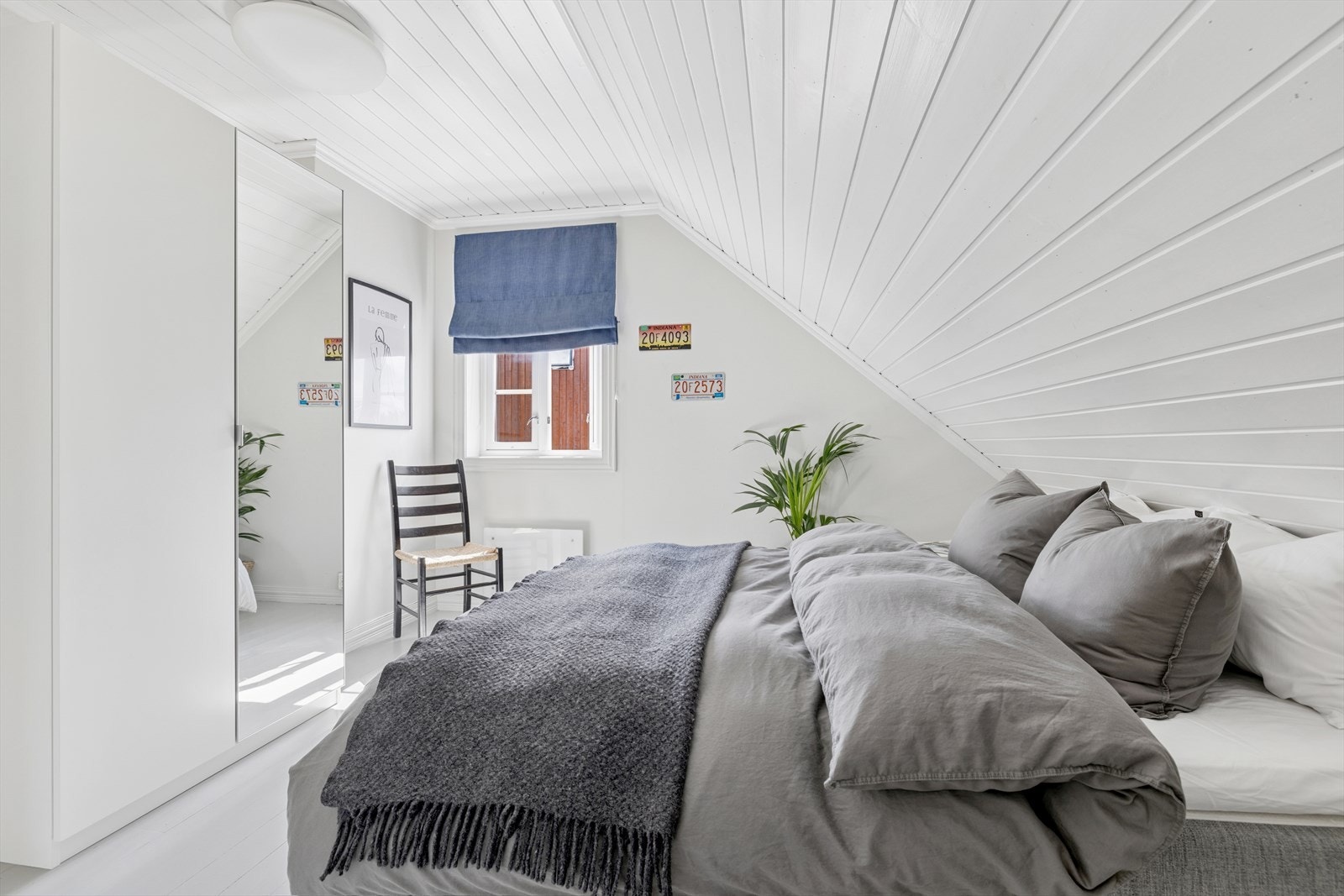 Samtlige soverom har plass til seng og garderobemøbel. Galleribilde