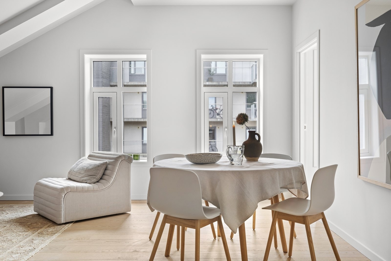 Her har du kort vei til alt av spisesteder, treningstilbud, utesteder og forretninger Galleribilde