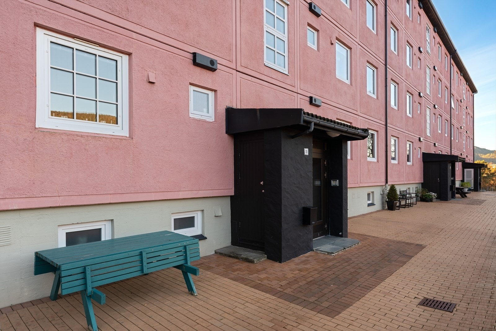 - Fra leiligheten er det kun 3 min gange til buss - Galleribilde
