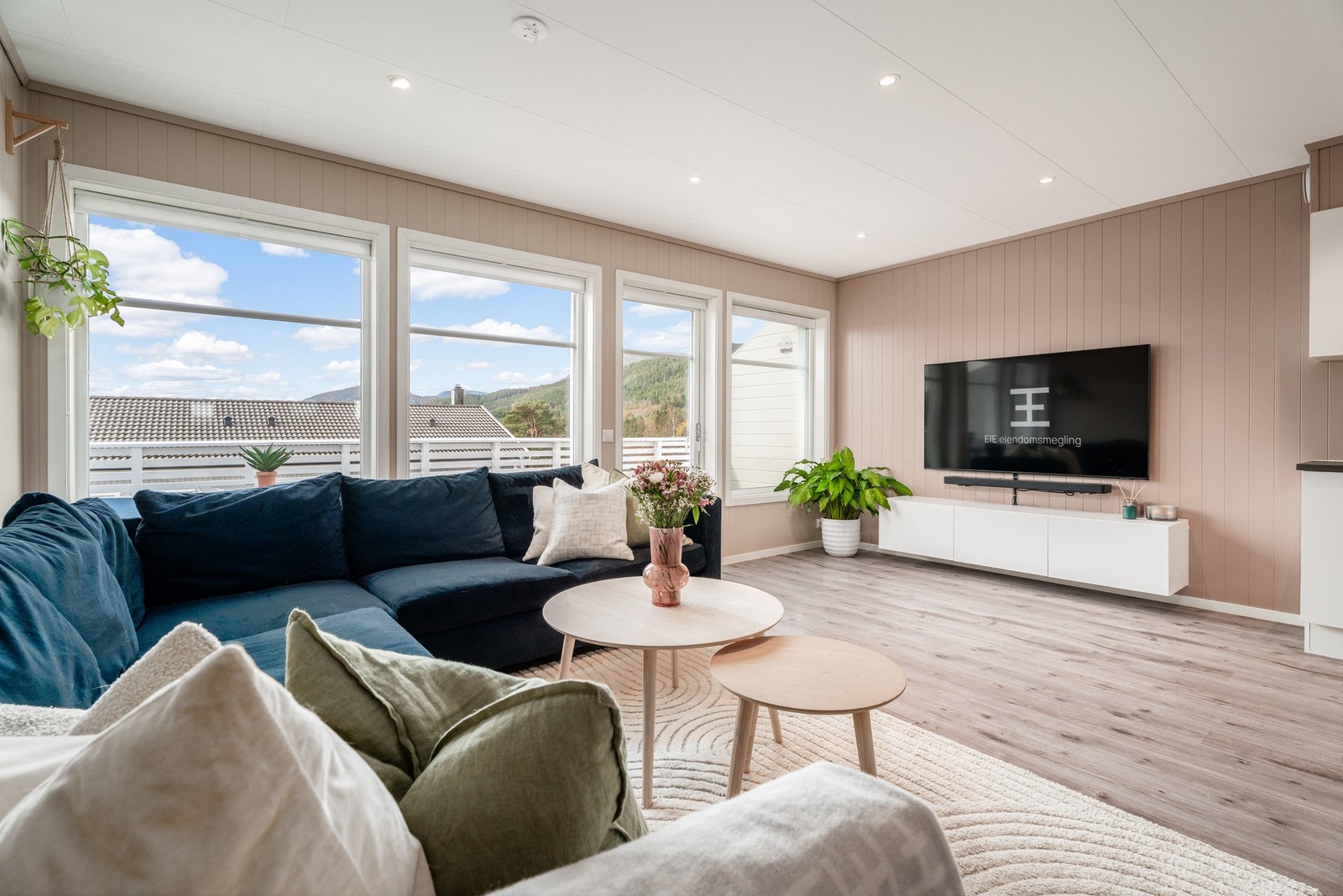 Velkommen til Trolldalssletta 90, en flott og bruksvennlig bolig med byggeår 2016. Foto : Viking Media ved Marius Hoddevik Galleribilde