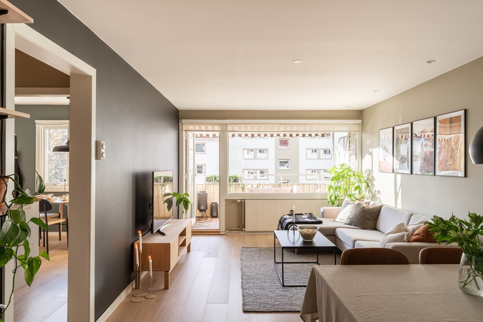 En utrolig lekker 3(4)-roms med fin beliggenhet i et rolig område med umiddelbar nærhet til Østmarka. Galleribilde