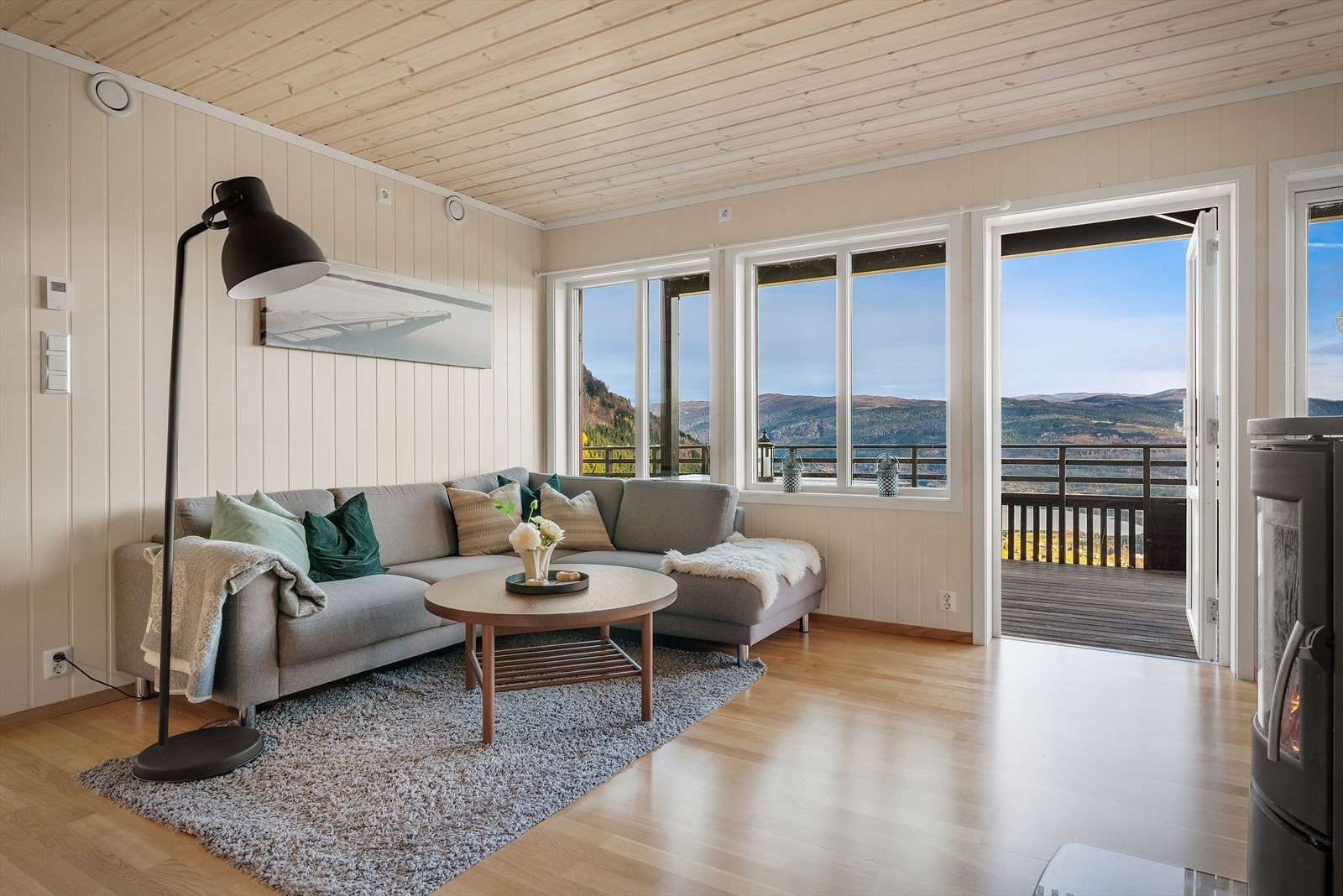 Stuen har også vannbåren varme i gulv. Galleribilde