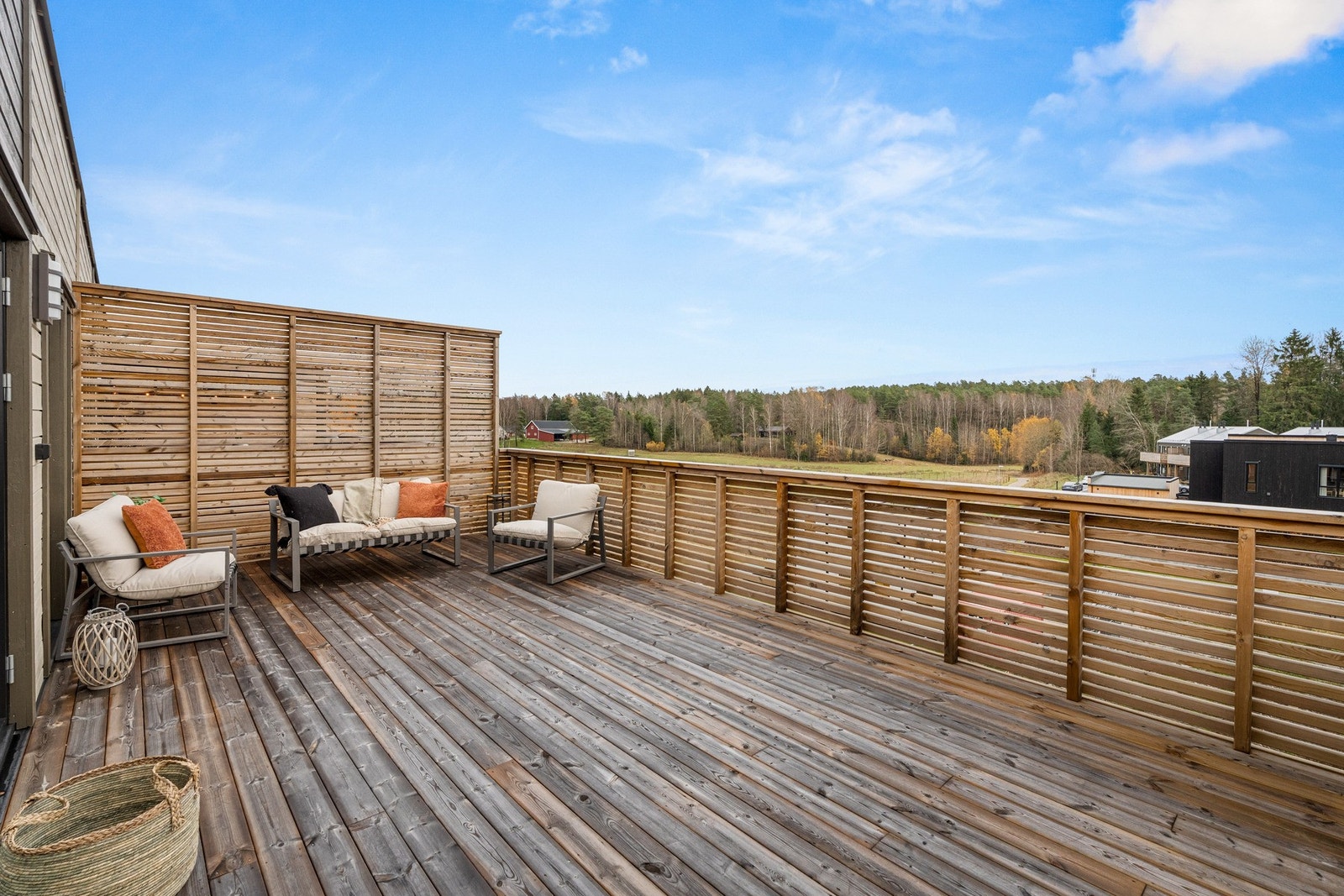 Balkong på 27 kvm direkte fra stuen. Galleribilde