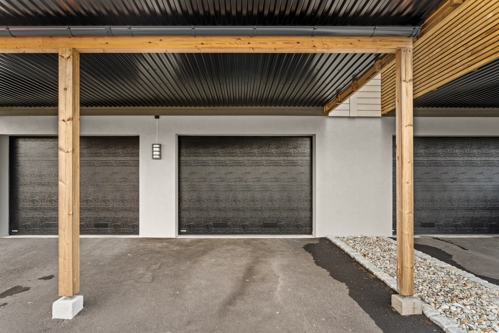 Garasjen er på hele 42 kvm! Galleribilde