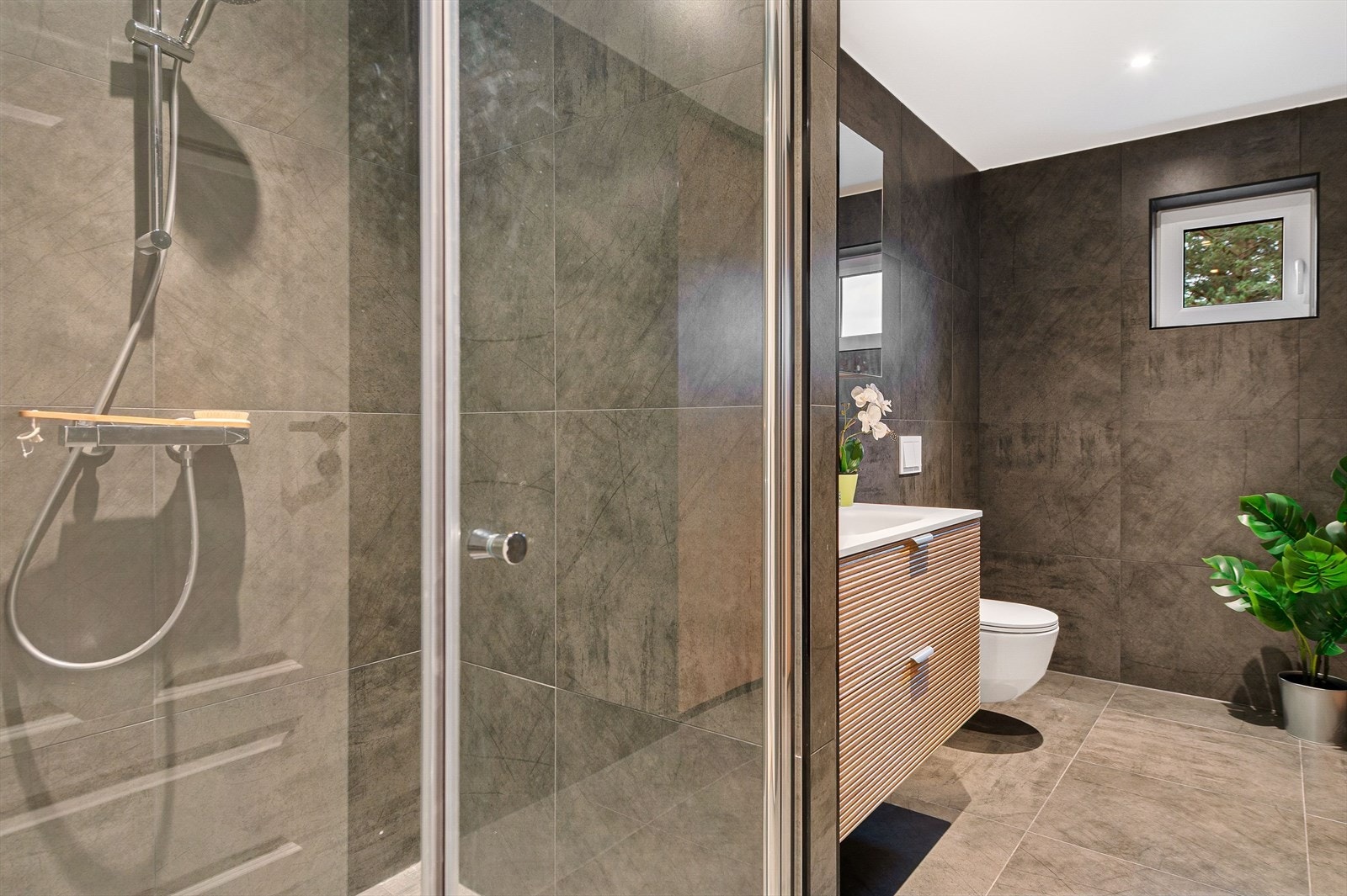 Moderne bad i 1.etg. nytt i 2025. Galleribilde