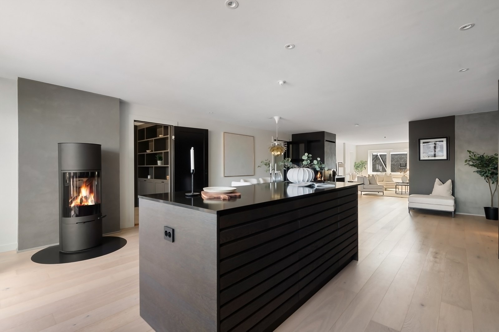 Peis i spisekjøkken. Galleribilde