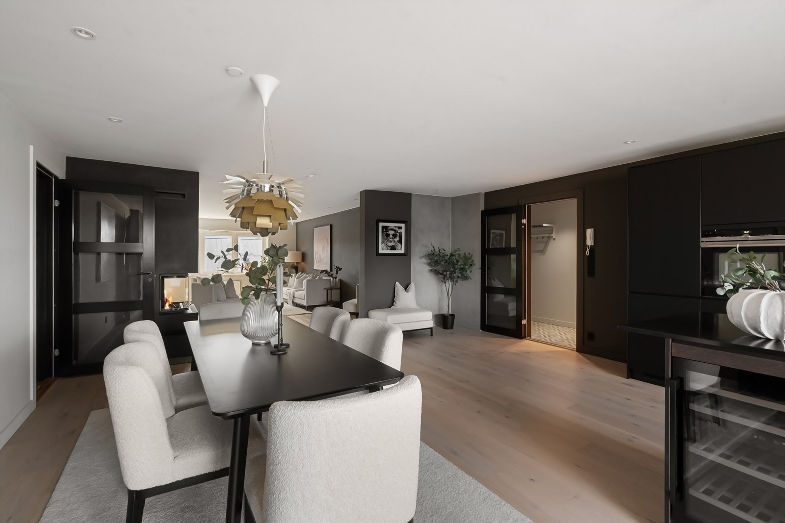 1-stavs eikeparkett er lagt i alle oppholdsrom. Galleribilde