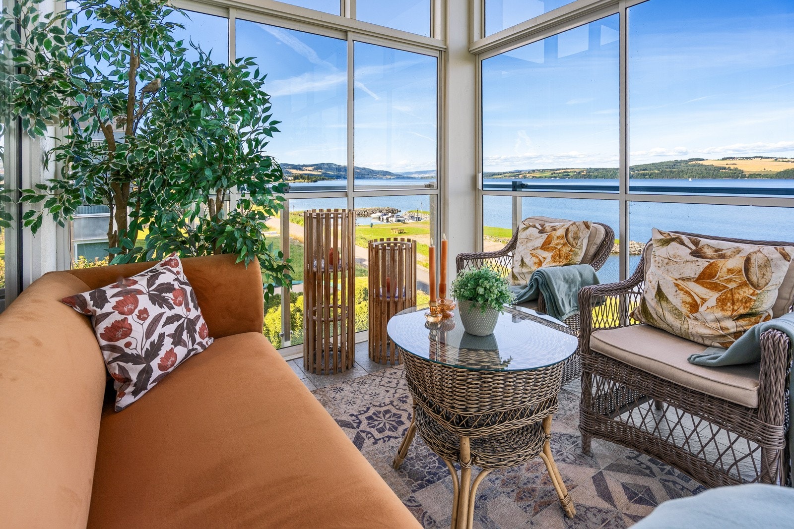 Boligen har flere flotte uteplasser. Galleribilde