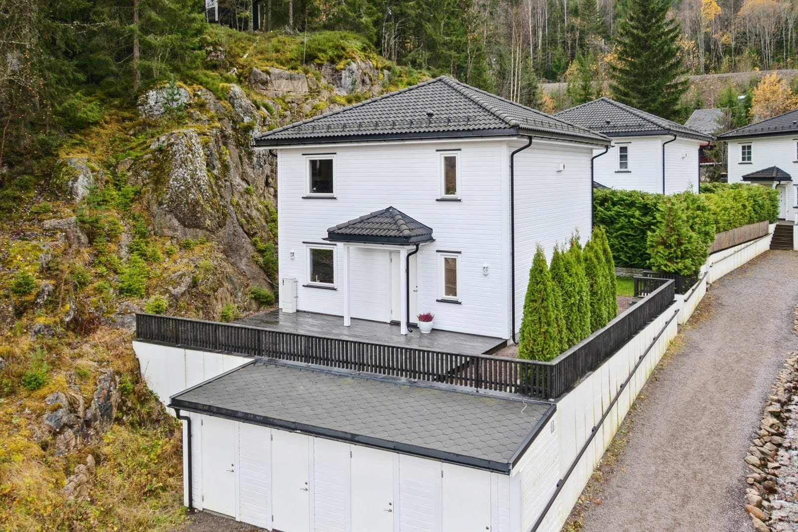 Til boligen medfølger det bod i felles rekke. Galleribilde