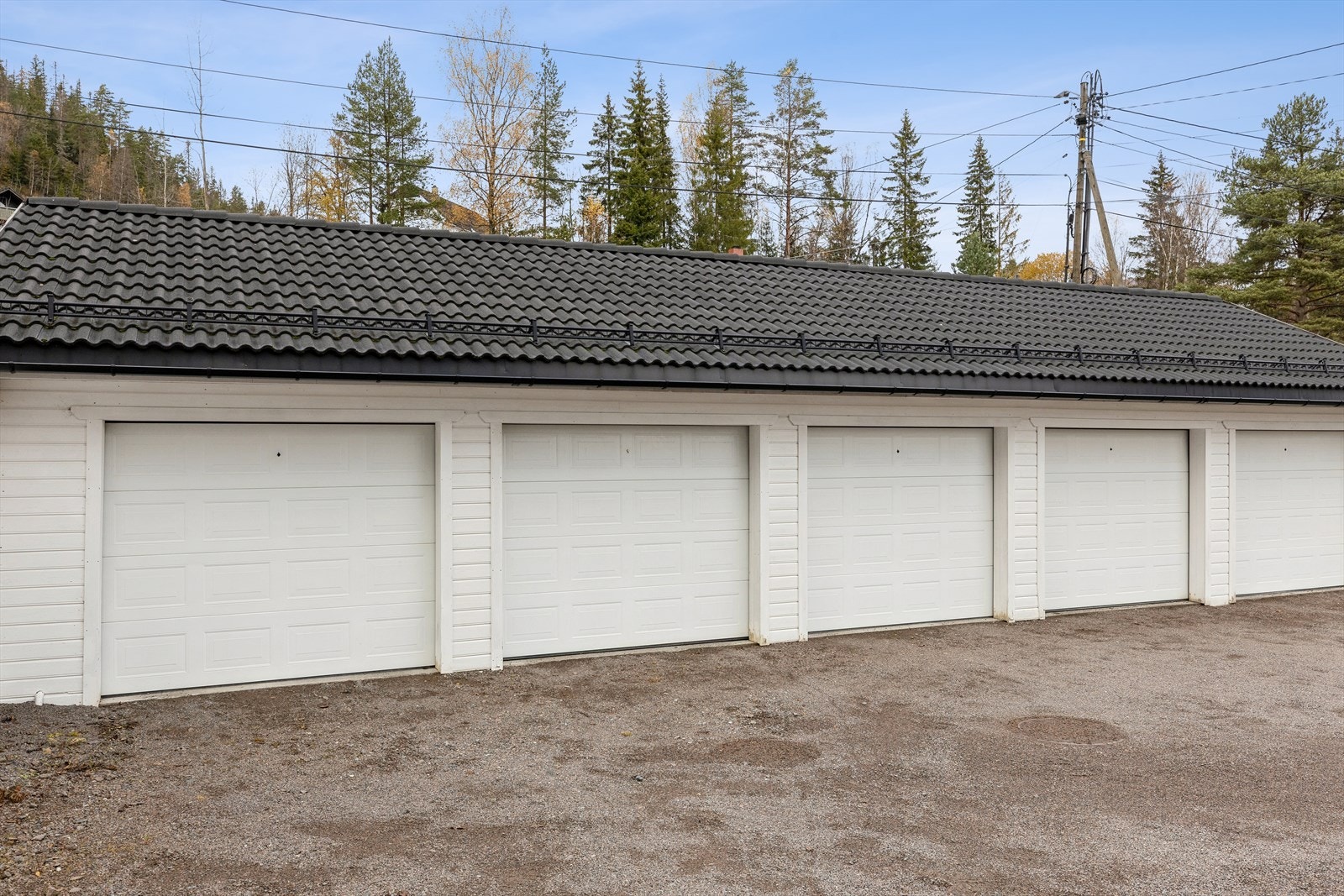 Det medfølger også garasjeplass i rekke. Galleribilde