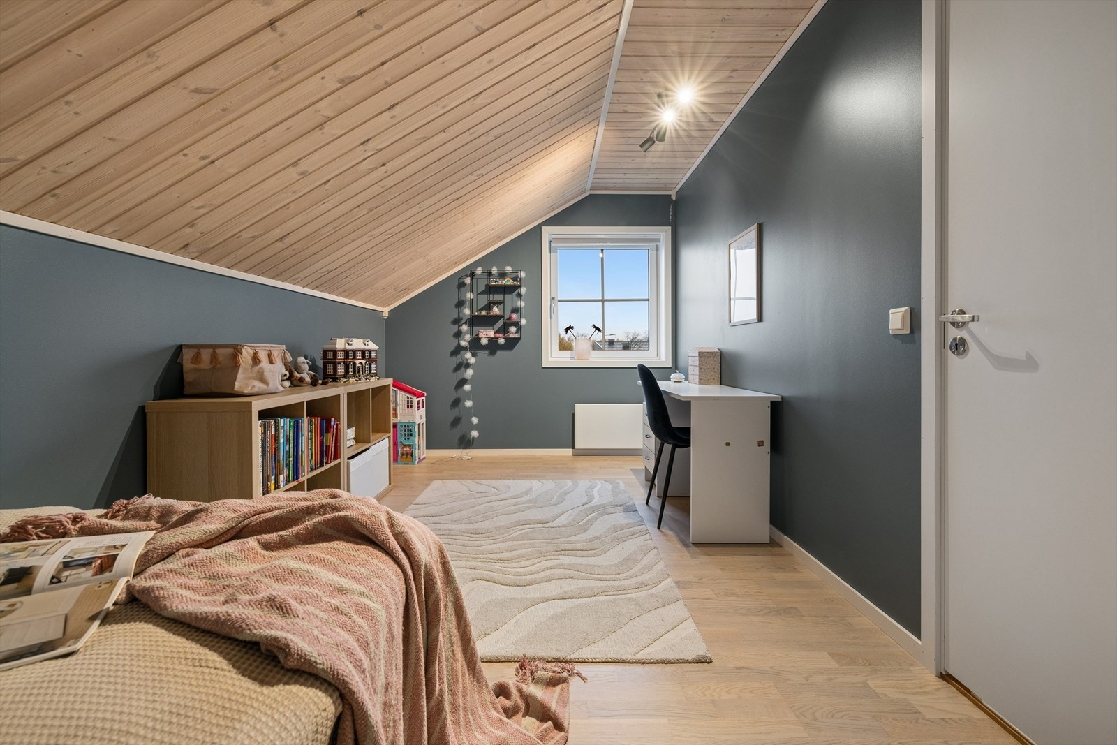 Det tredje soverommet ligger i leilighetens andre etasje. Galleribilde