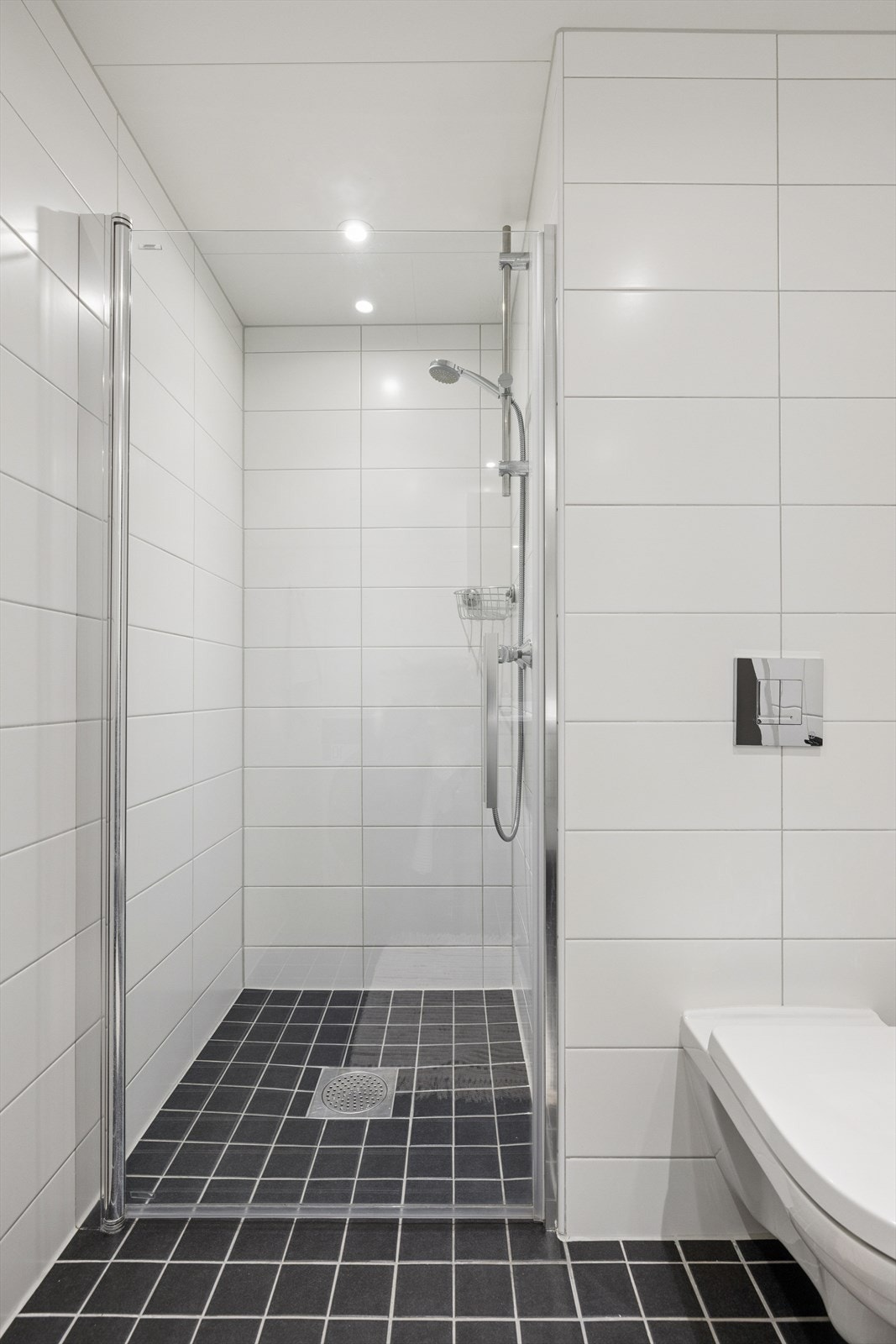 Rommet har en lys og innbydende gjennomførelese med tidsriktige fargevalg. En god dag starter her! Galleribilde