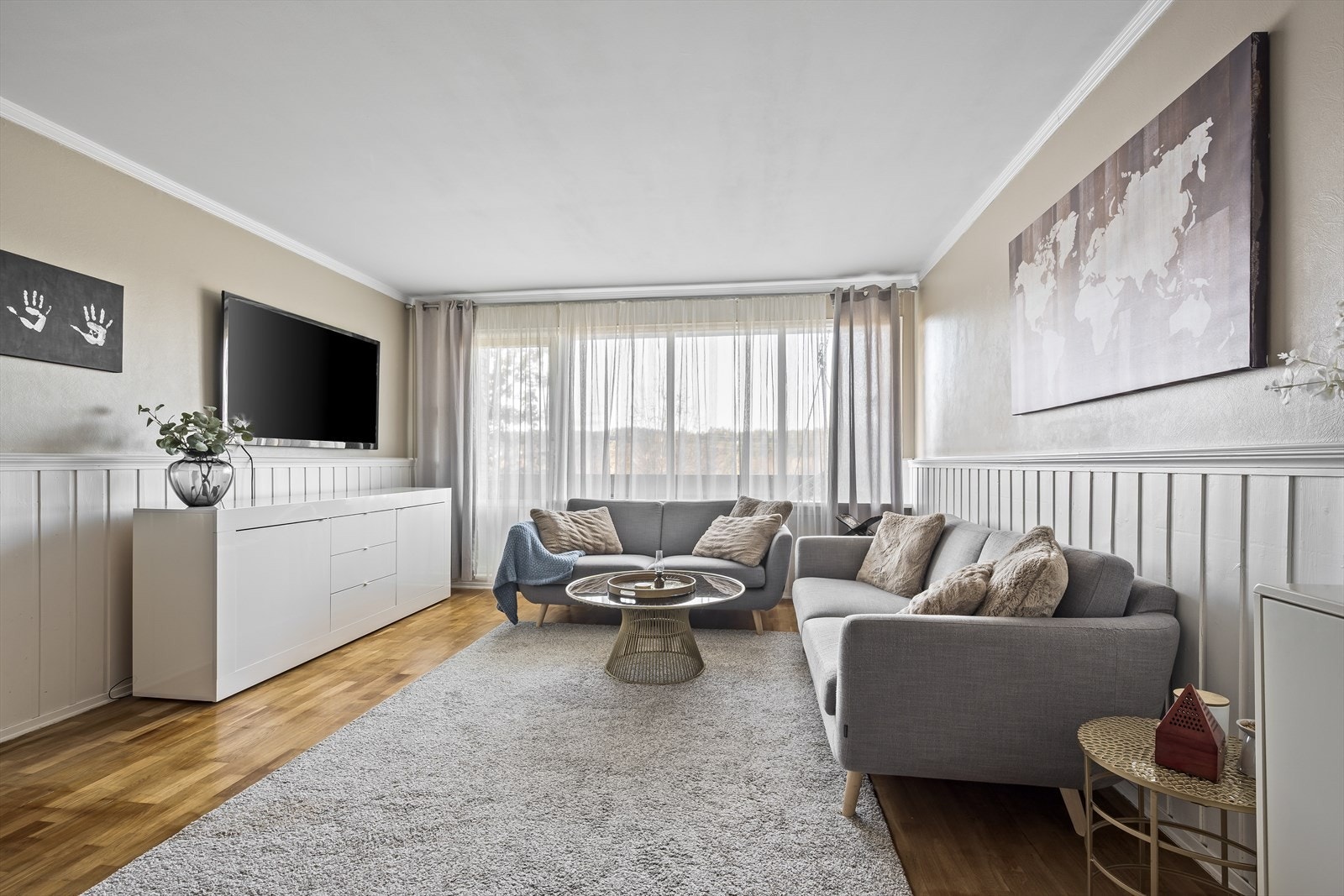 Herfra er det også utgang til balkong med kveldssol. Galleribilde