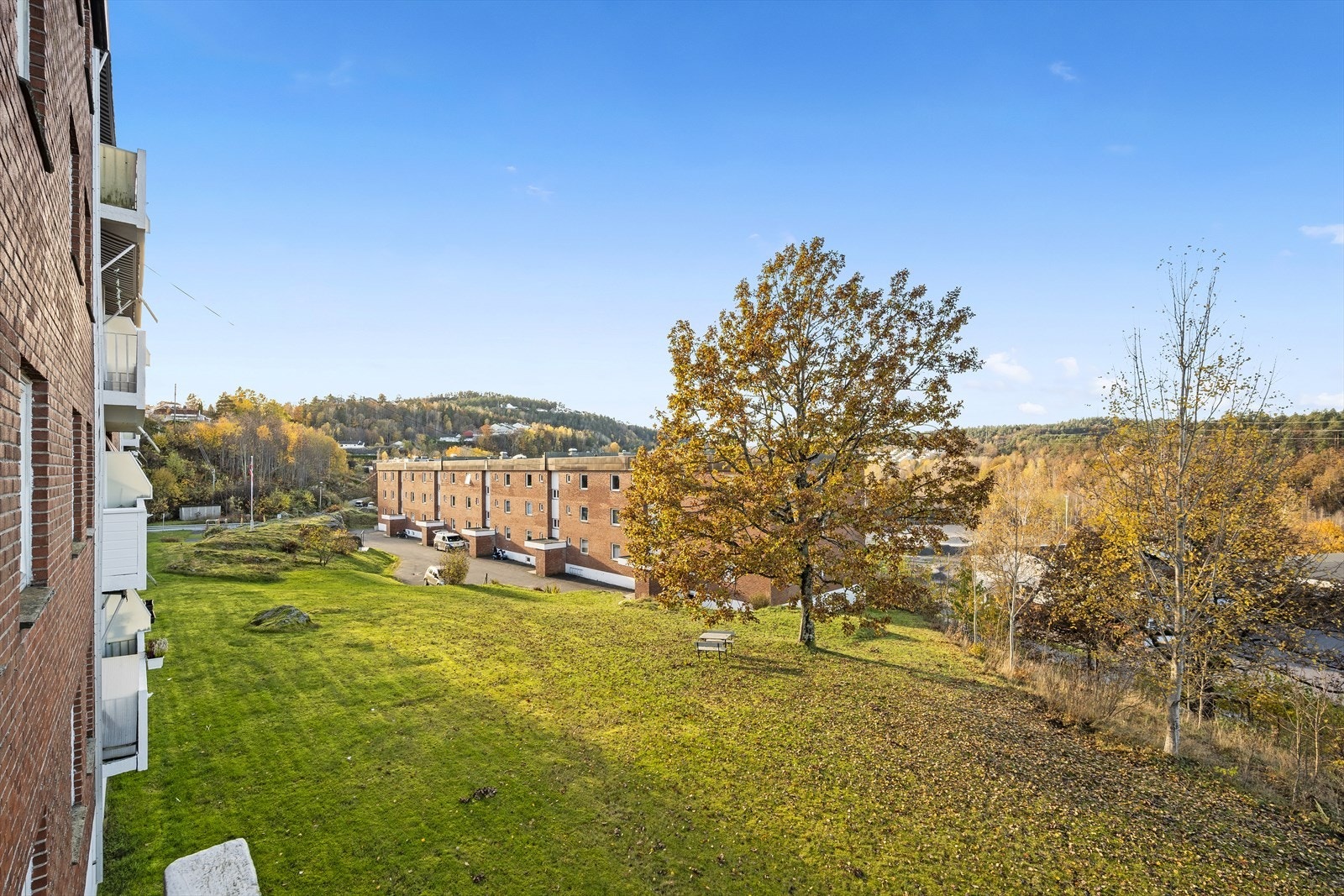 På balkongen kan du nyte varm kveldssol på sommerstid. Galleribilde