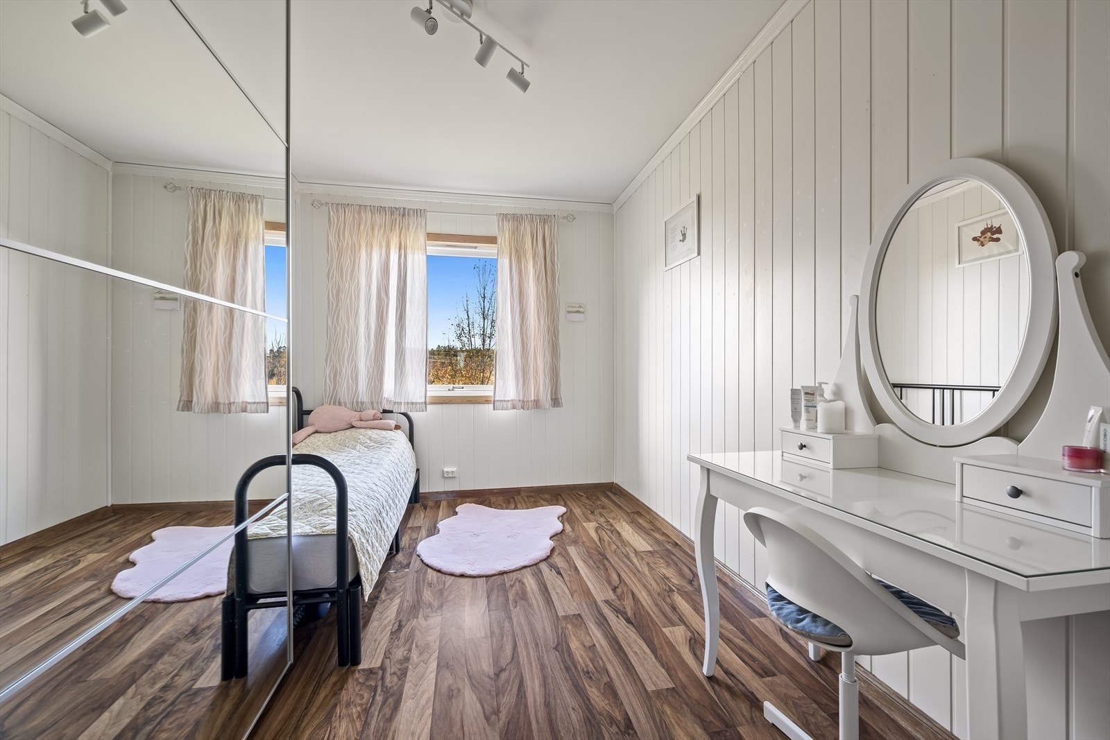 Soverom av praktisk størrelse. Galleribilde