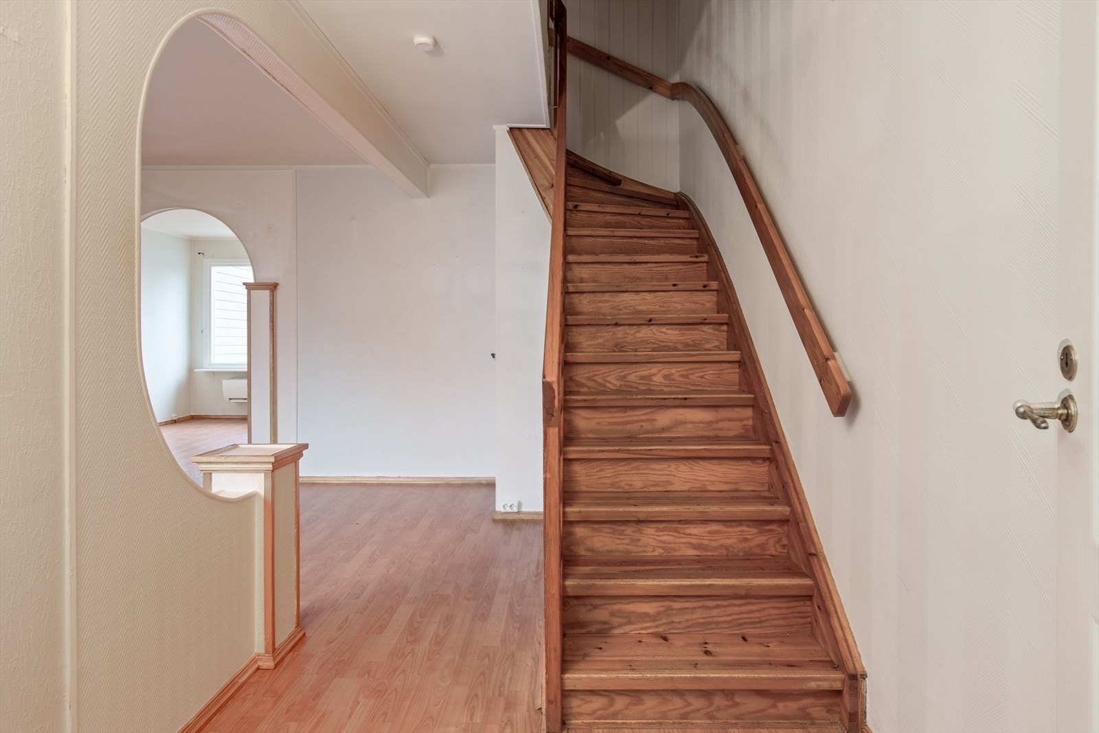 Trapp til 2. etasje. Galleribilde