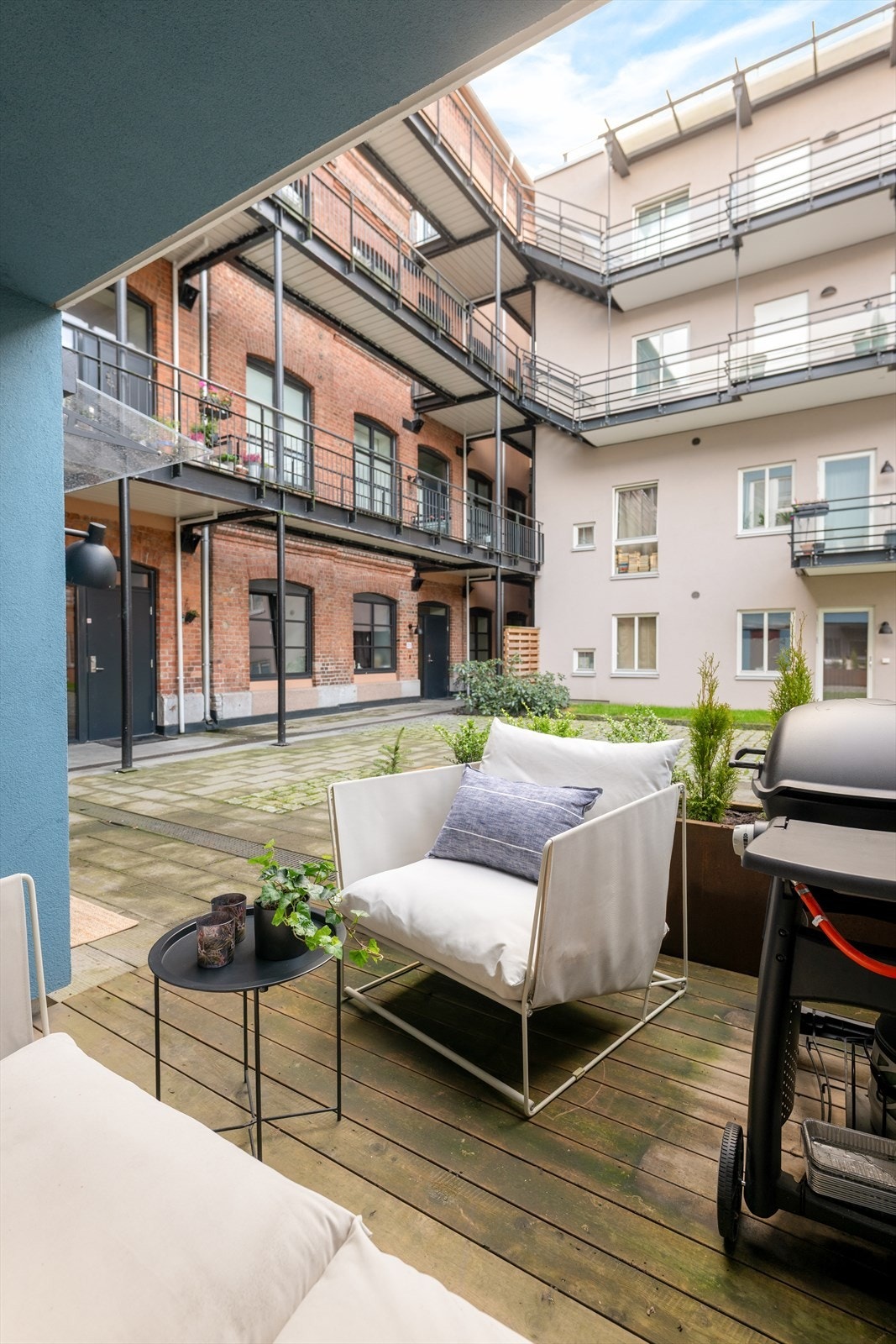 Her får du et stemningsfullt uteområde som innbyr til både avslapning og hygge. Galleribilde