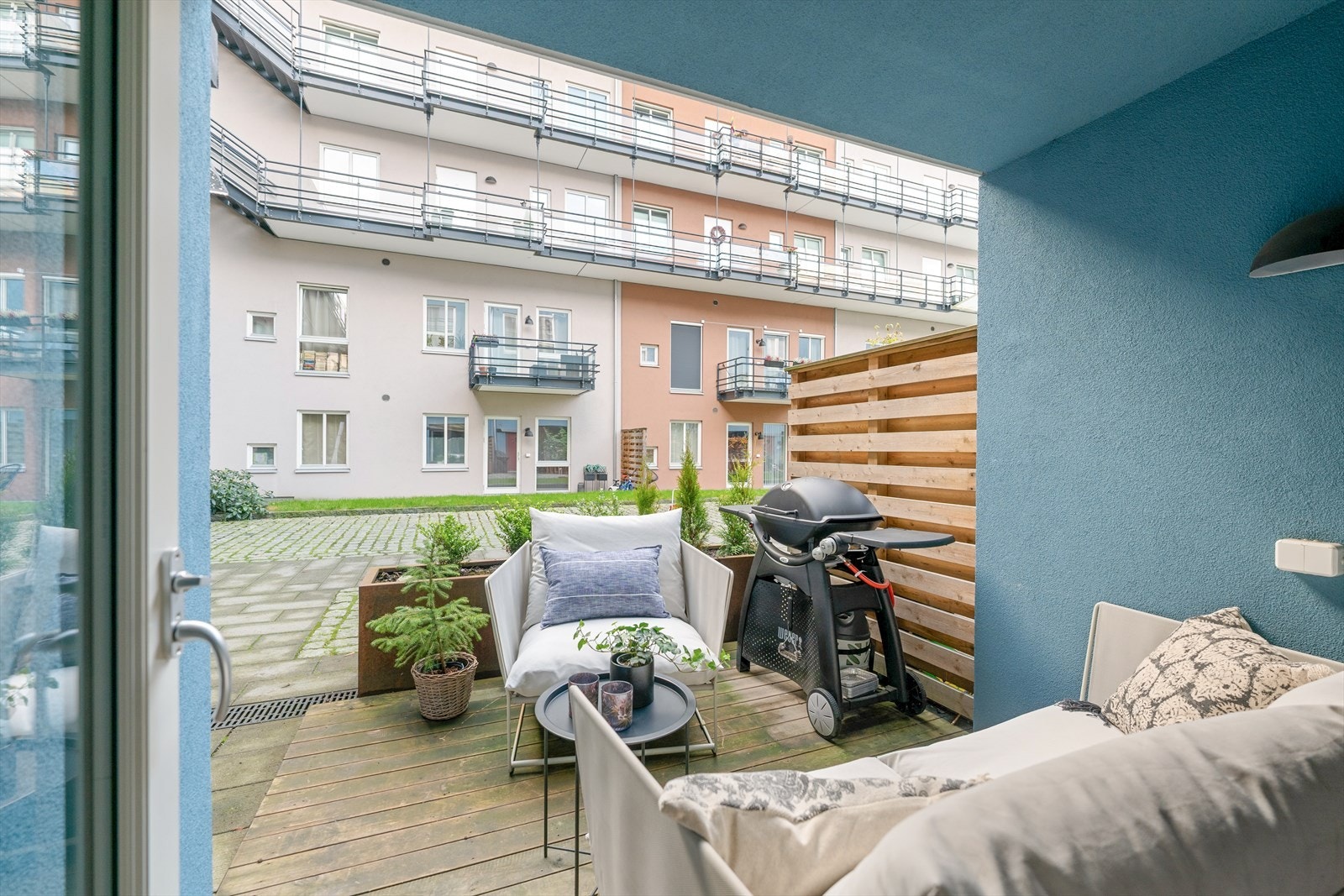 Her bor du med høy bokomfort, gode lysforhold og alt du trenger for en praktisk og behagelig hverdag. Galleribilde