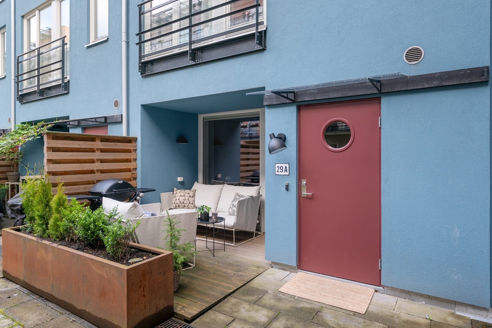 Boligen ligger med god intern beliggenhet helt innerst i sameiet. Galleribilde