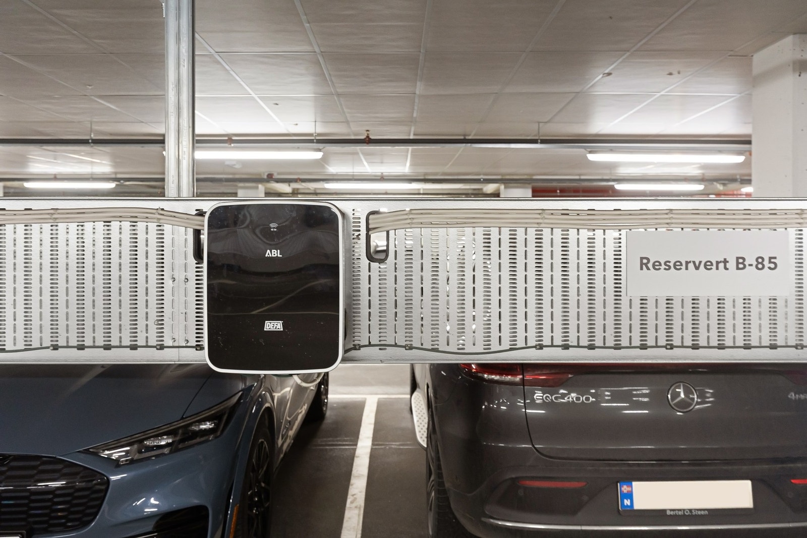 Garasjeplass nr. B-85 med elbil-lader medfølger. Galleribilde