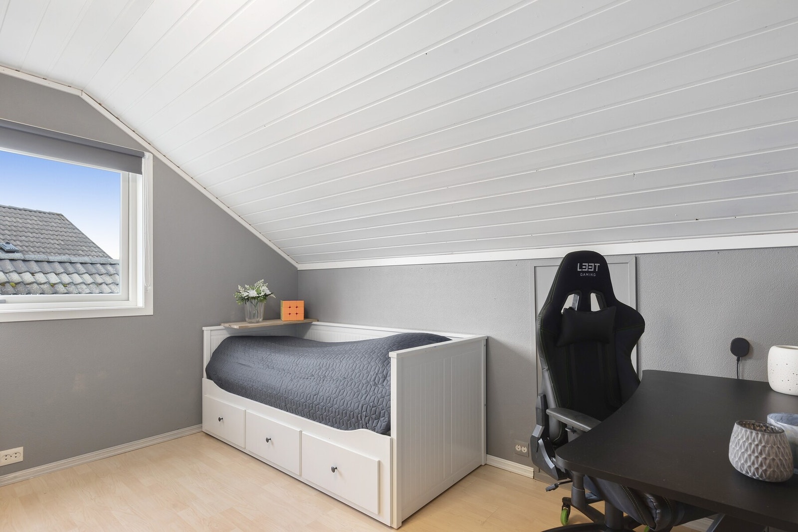 Soverom med kneloft. Galleribilde