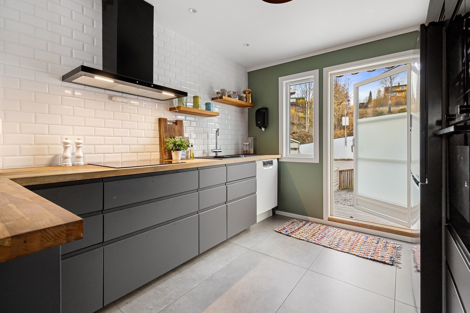 Pen og moderne kjøkkeninnredning Galleribilde