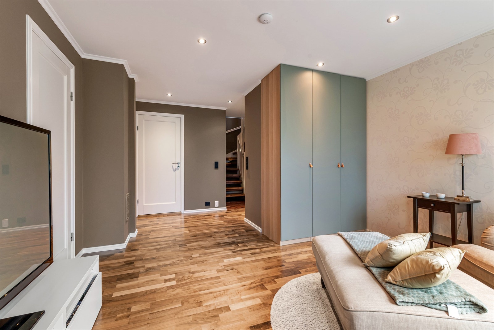 Kjellerstue med mulighet for oppbevaring Galleribilde