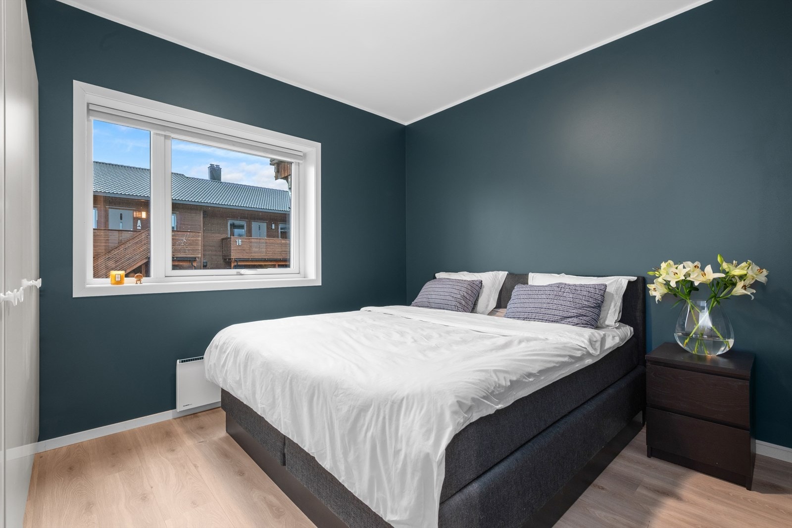 Leiligheten har to fine soverom Galleribilde