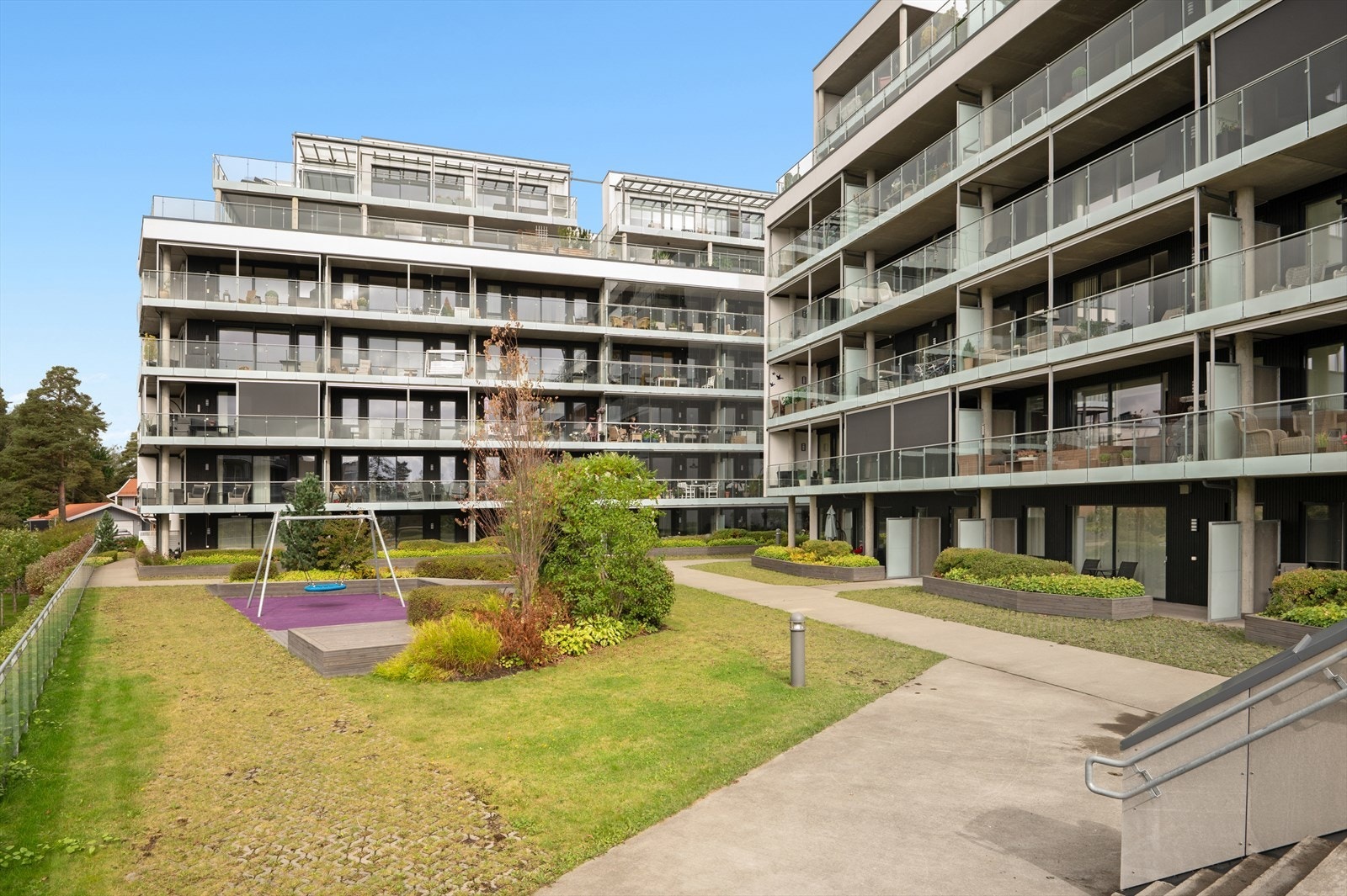 Sameiet har fine uteområder og lekeplass for de små. Galleribilde