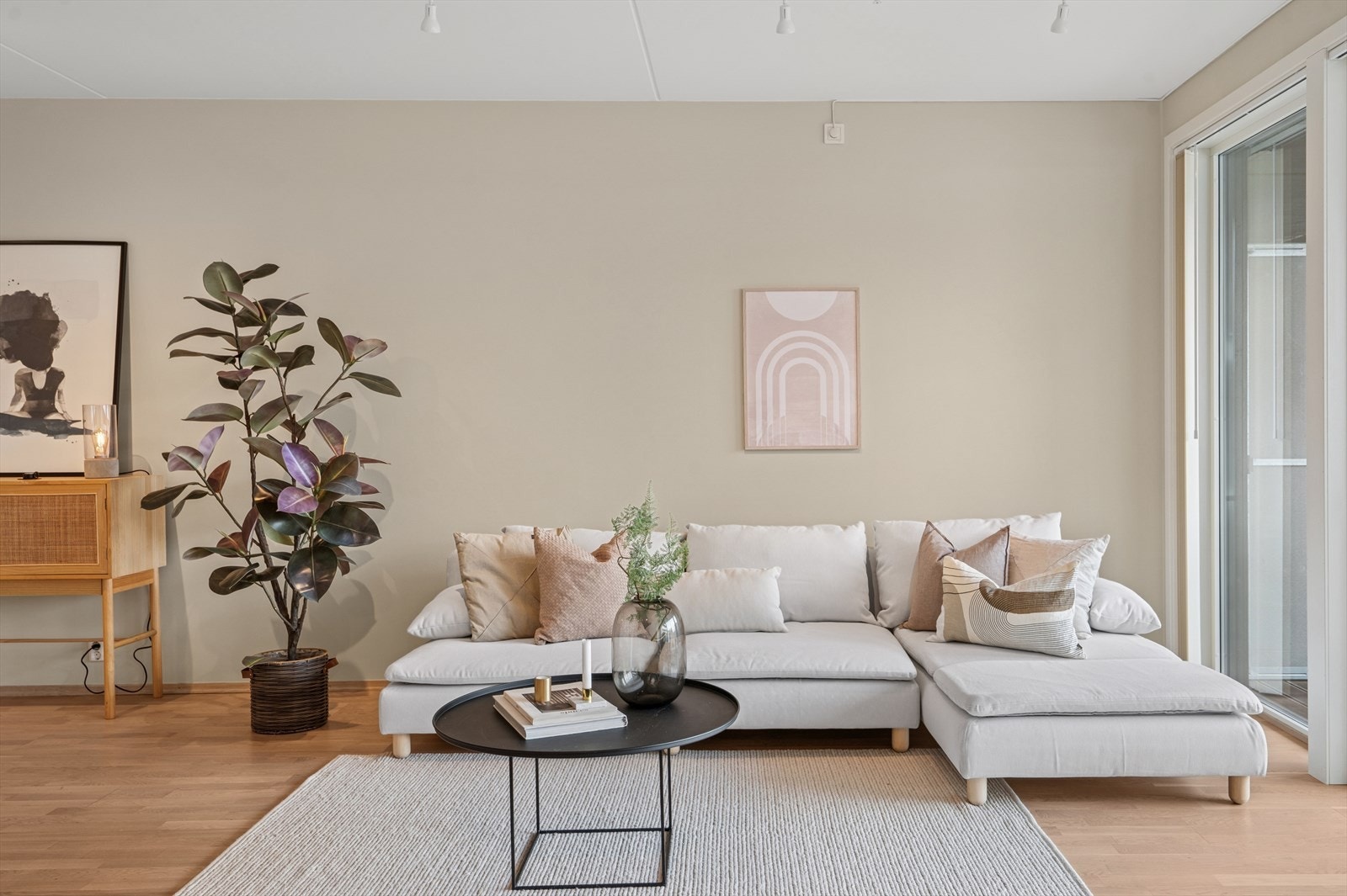 Leiligheten har en lys fremtoning som gjør det enkelt å sette ditt personlige preg. Galleribilde