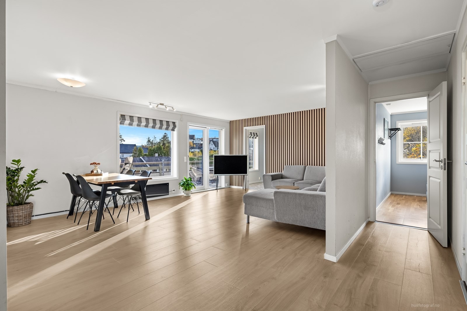 Du får en bolig med god byggeskikk fra perioden, robuste materialvalg, god planløsning og moderne tekniske løsninger. Galleribilde