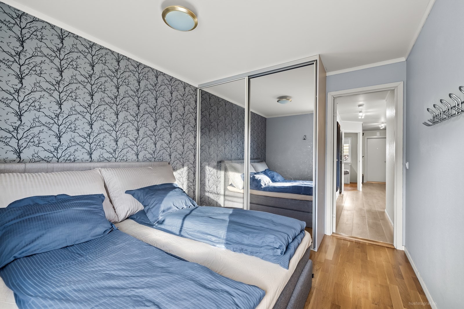 Tre gode soverom ideelt for familie eller hjemmekontor. Galleribilde