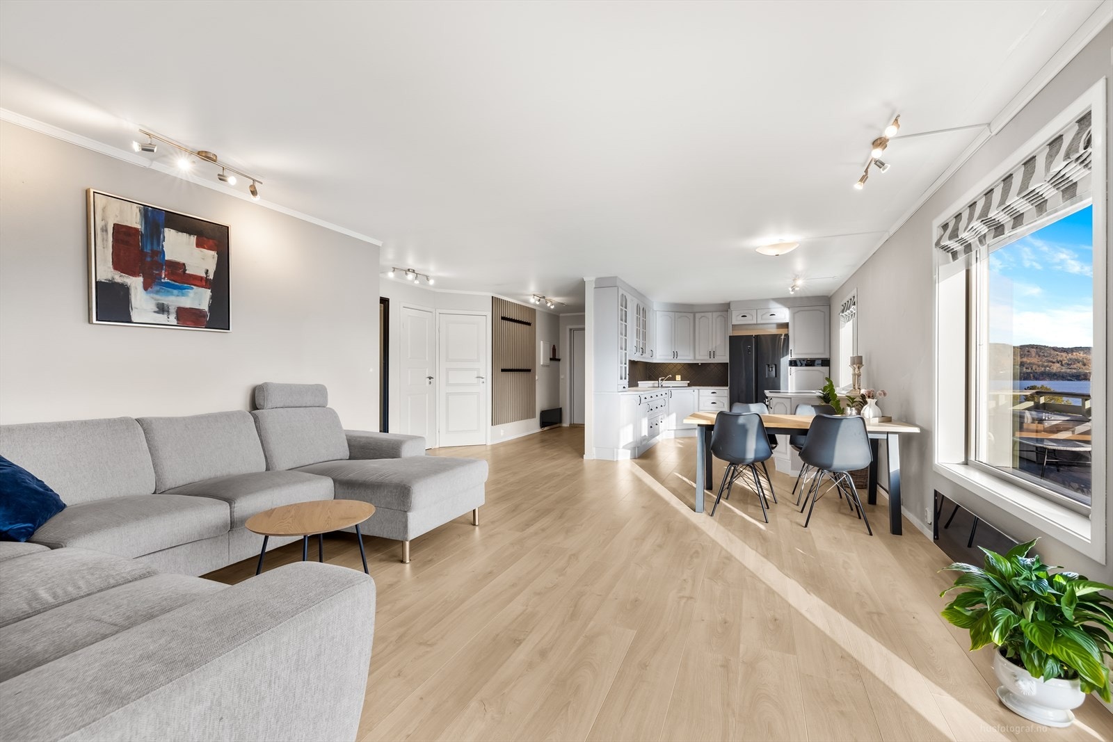 Boligen har en åpen og sosial løsning. Galleribilde