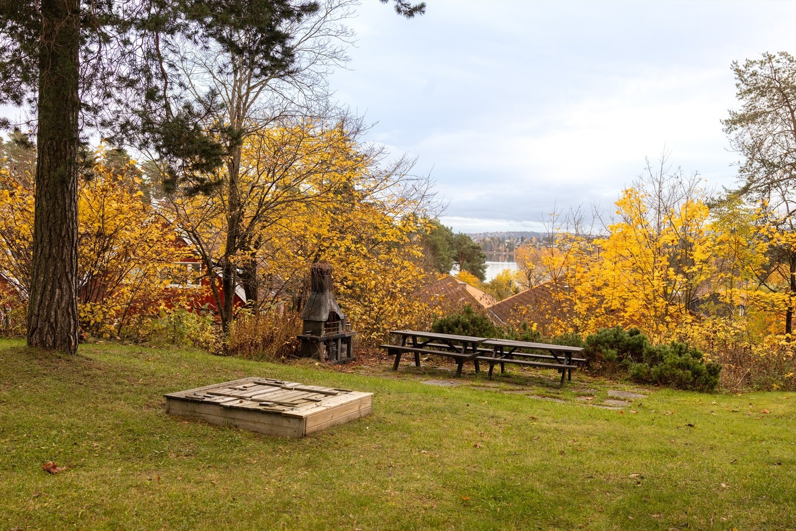 Boligområdet er barnevennlig og attraktivt med flotte naturomgivelser i nærheten. Galleribilde
