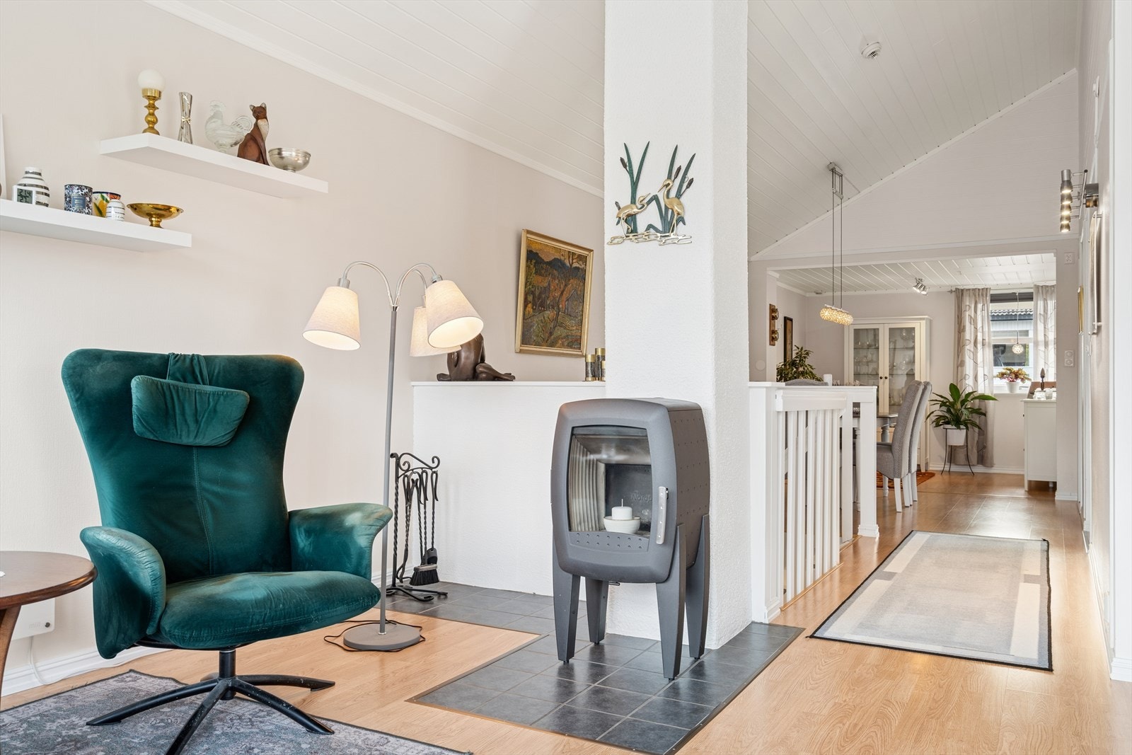 Vedovnen bidrar til å varme opp både rom og stemning. Galleribilde