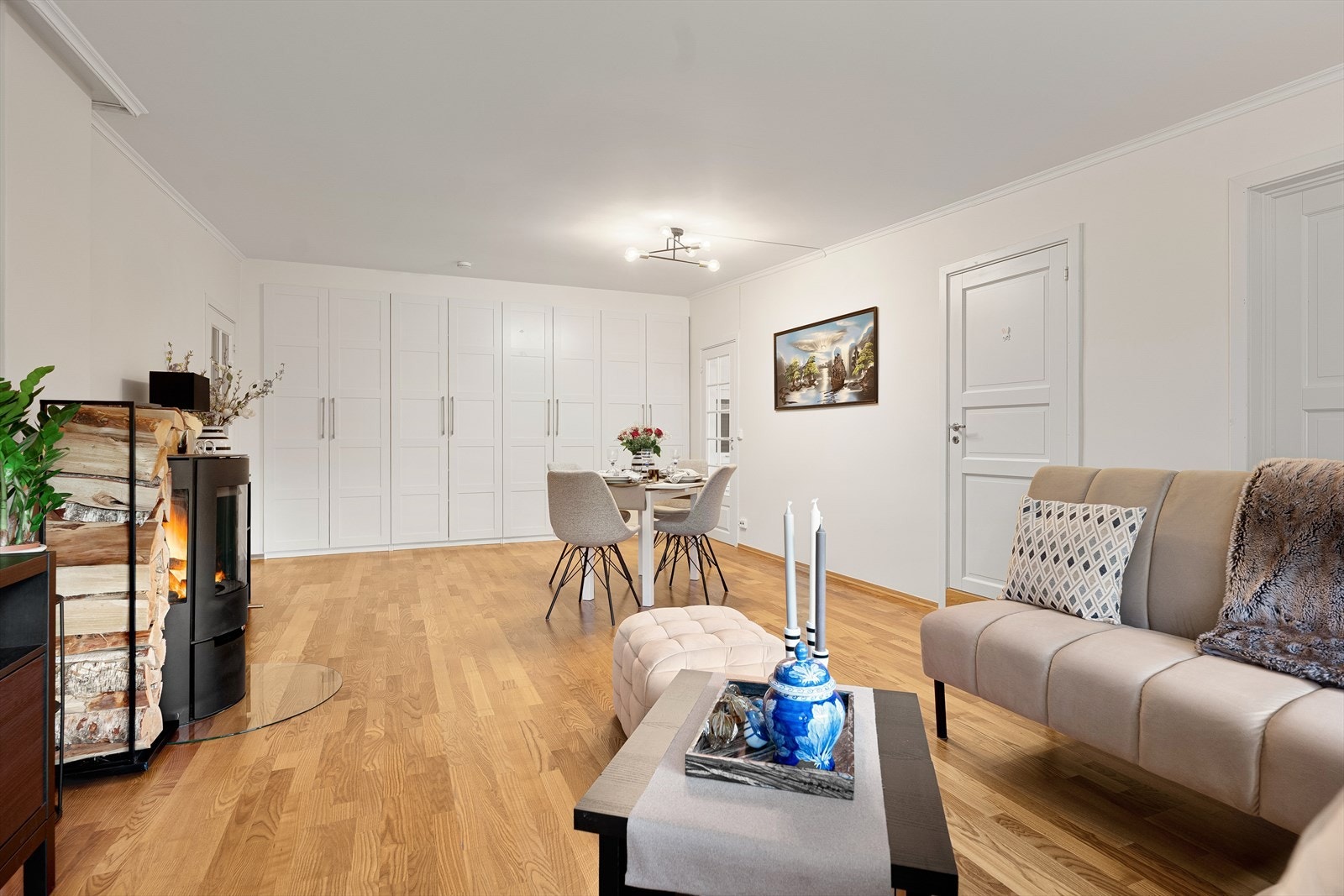 Stue/spisestue Galleribilde