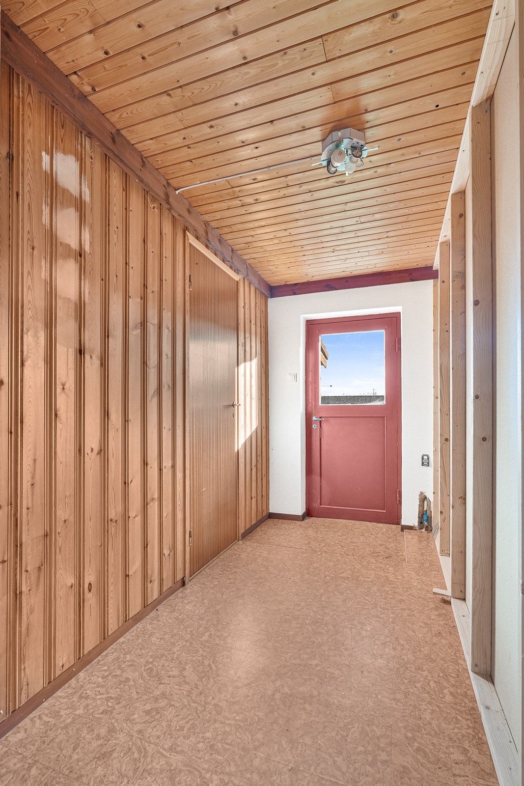 Underetasjen har egen inngang utenfra Galleribilde