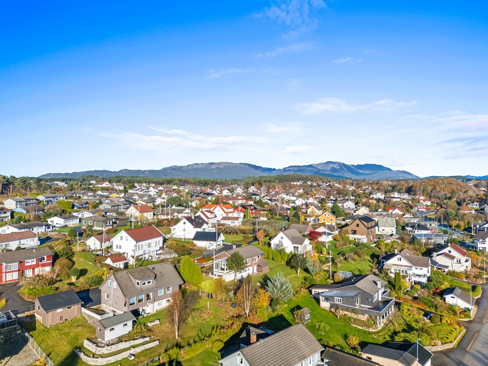 Velkommen til Sveinslio 14 - Presentert av Ørjan Stokka i Eiendomsmegler Norge Galleribilde