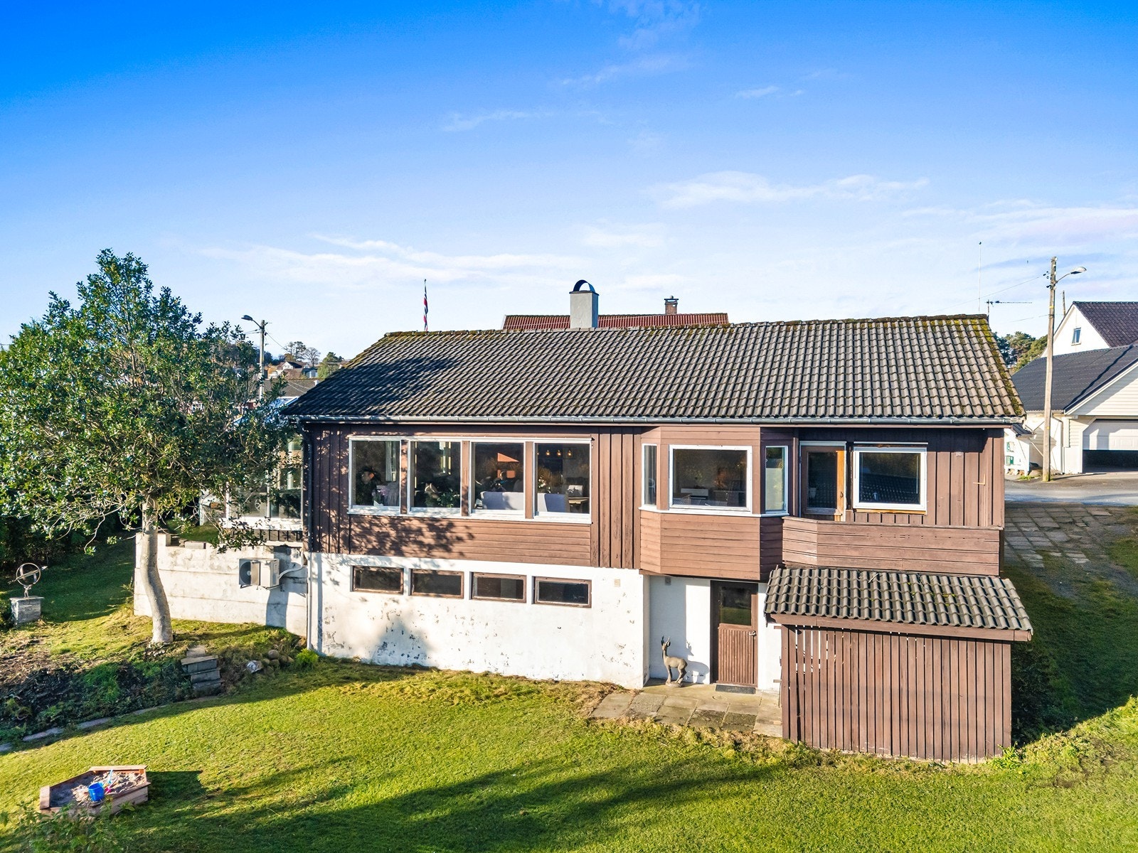 Det er også egen inngang til u.etasje Galleribilde