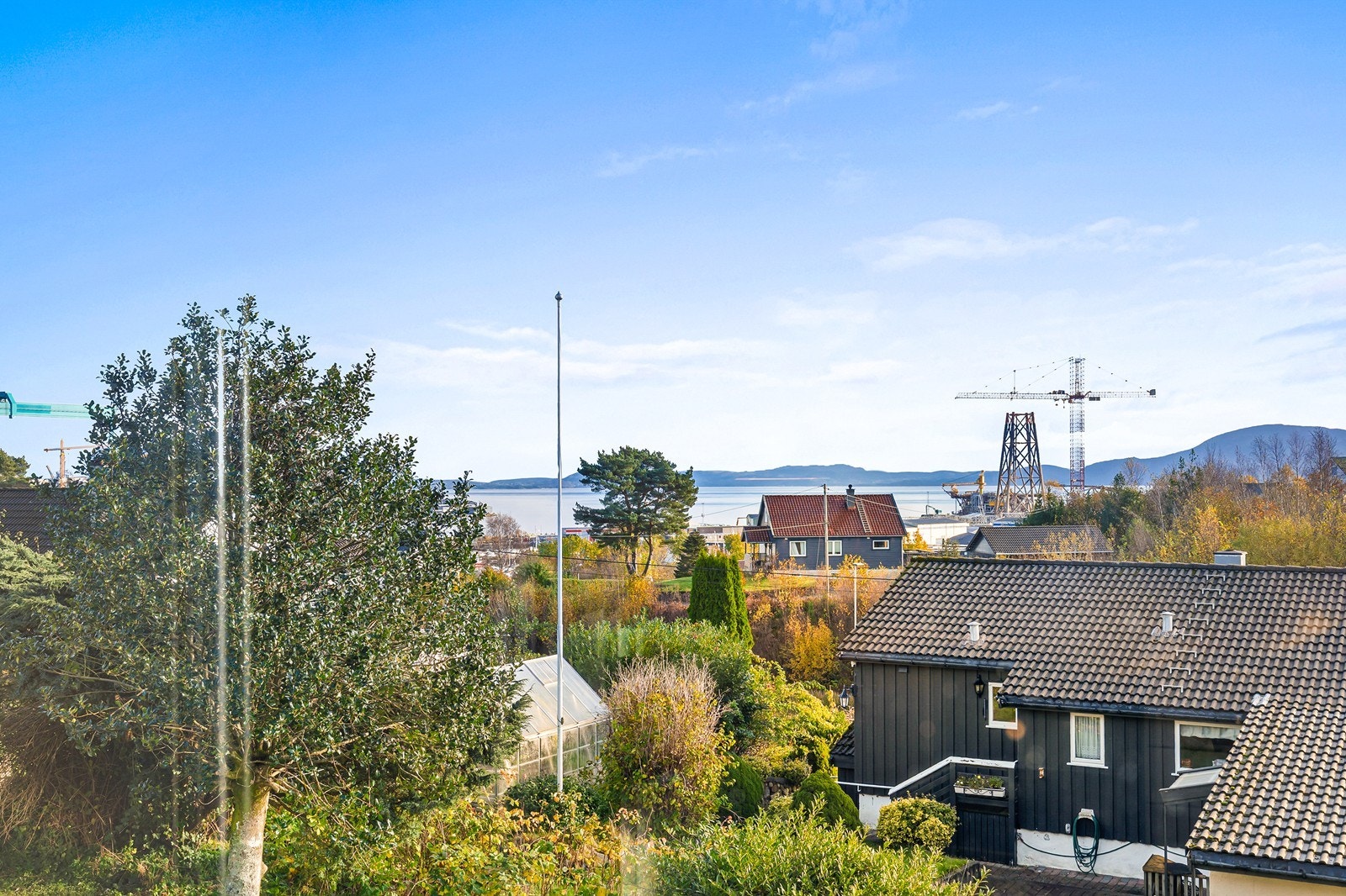 Utsikt fra kjøkkenvinduet Galleribilde