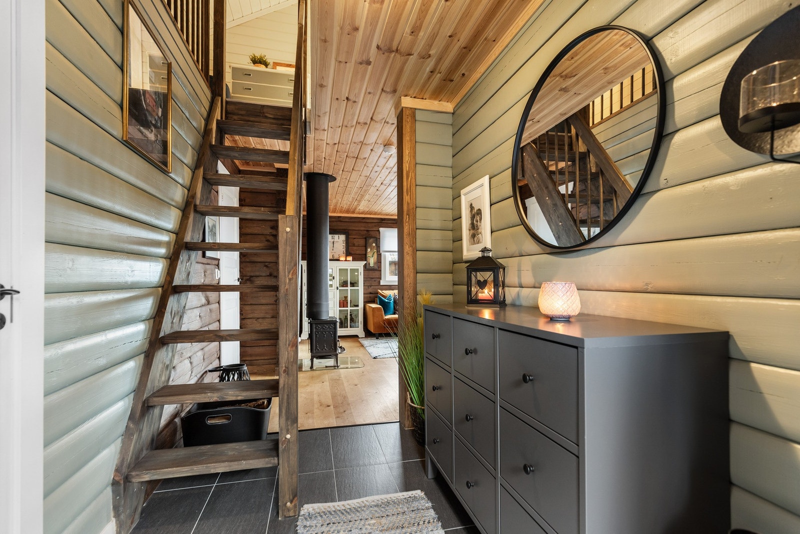 Flislagt entré med gulvvarme. Galleribilde