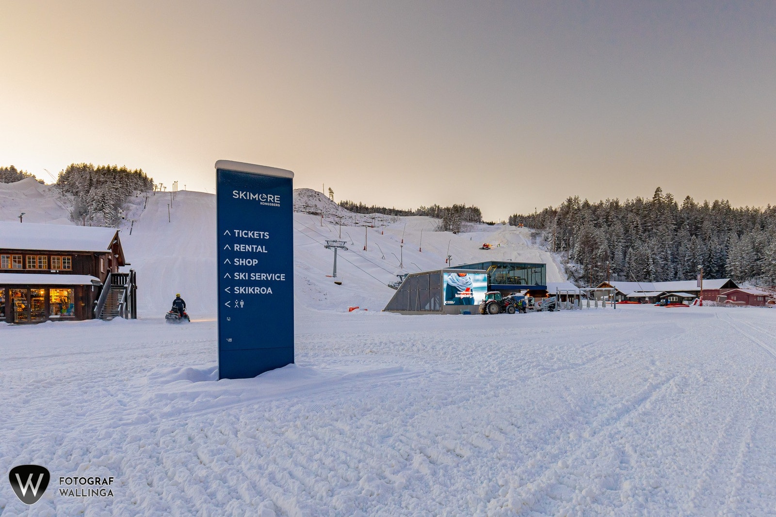 Skimore Kongsberg har nyere 6 seters heis, ytterligere er det gode turmuligheter i område sommer som vinter Galleribilde
