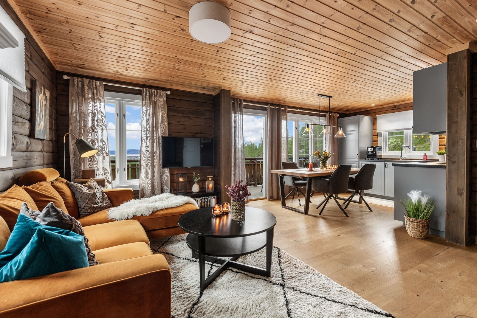 Åpen og sosial stue-/kjøkkenløsning. Galleribilde