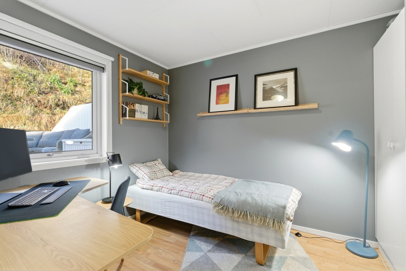 Soverom nr. 3 - Vender ut mot rolige omgivelser Galleribilde