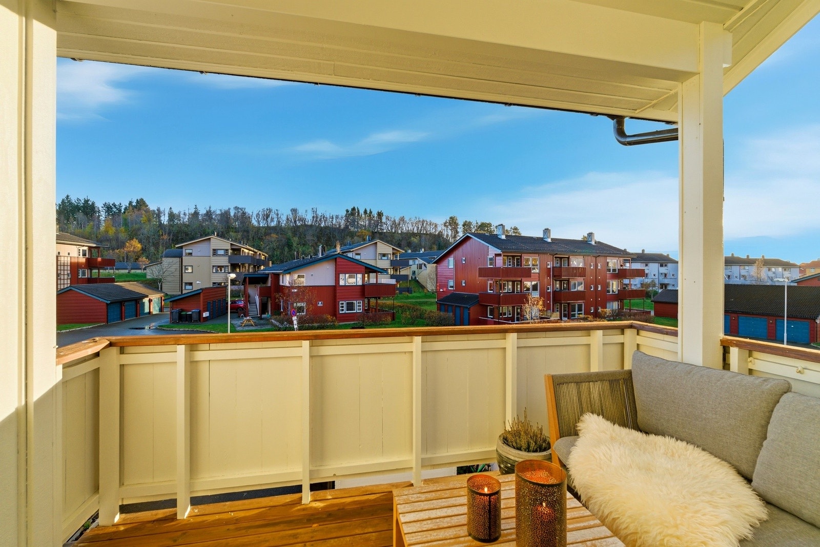 Takoverbygget altan med gode lys- og solforhold Galleribilde