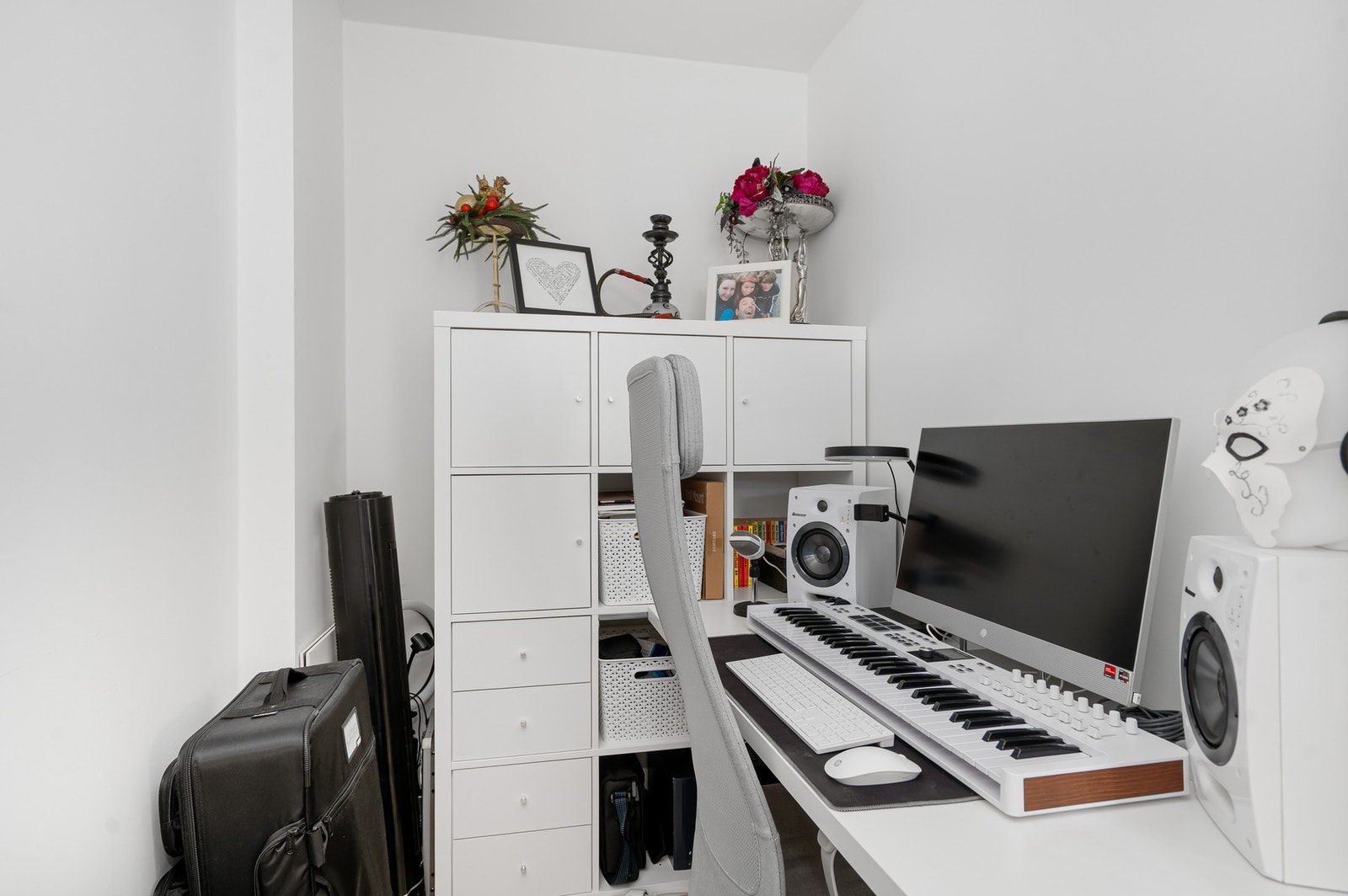 Innvendig bod, som også kan brukes som kontor. Galleribilde